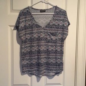 Patterned t shirt